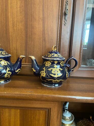 часы жогорку кенеш: 1 литр новый 1 сорт новый 2 шт 1600 с г Ош — 1