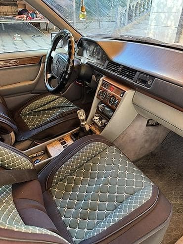 Mercedes-Benz W124: 1993 г., 2 л, Универсал — 7