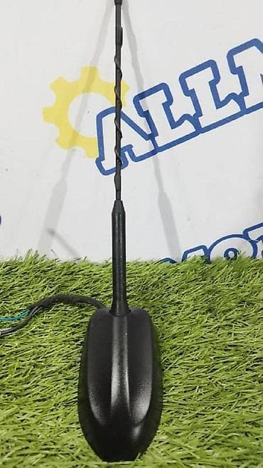 Ford Fusion v-2.0 hybrid 2013 год, антенна