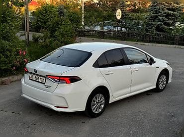 авто сатылат: Toyota Corolla: 2022 г., 1.8 л, Вариатор, Гибрид, Седан — 6