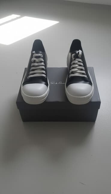 шнурки: Мужские кроссовки, 41, Новый, цвет - Черный — 1