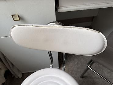 office chair: Стул на колёсиках с регулируемой высотой и опорой для ног. Б/У - — 5