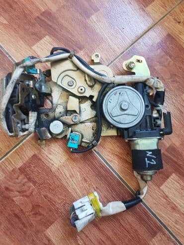 изготовление чип ключа для автомобиля: Toyota Noah Замок дверной центральный, Тойота Ноах замок дверной — 1