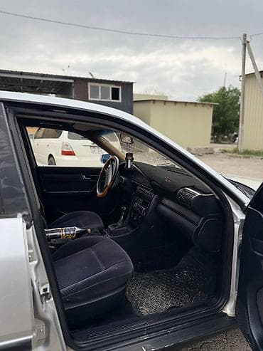 Audi: Audi 100: 1991 г., 2.3 л, Кол менен иштөөчү, Бензин, Седан — 5