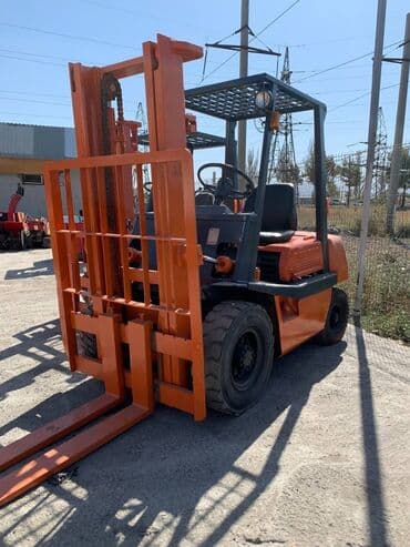 Погрузчик, 2003 г., Колесный, Вилочный