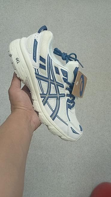 Мужские кроссовки, 42, Asics, Новый, цвет - Белый, Бесплатная доставка