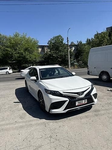 Toyota Camry: 2021 г., 2.5 л, Автомат, Бензин, Седан — 2