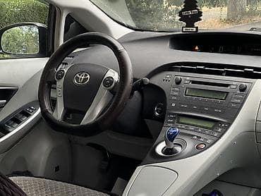 vitz platz: Toyota Prius: 2010 г., 1.8 л, Вариатор, Гибрид, Хэтчбэк — 9