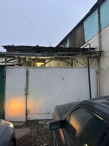 Продается барачный дом в центре города! Адрес: Тоголок молдо 52. Дом — 9