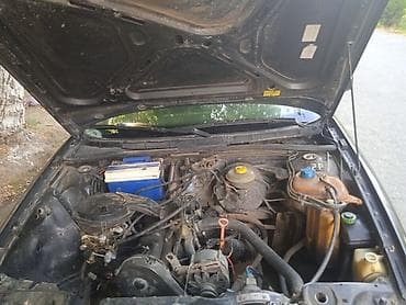 Audi 80: 1990 г., 1.8 л, Механика, Бензин, Седан — 1