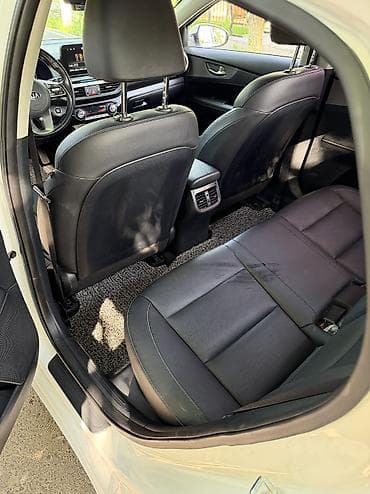 kia ceed: Kia Cerato: 2019 г., Бензин, Седан — 6