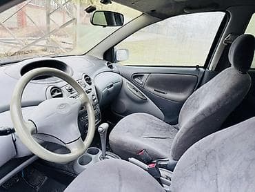 авто сатылат: Toyota Yaris: 2002 г., 1.3 л, Автомат, Бензин, Хетчбек — 3