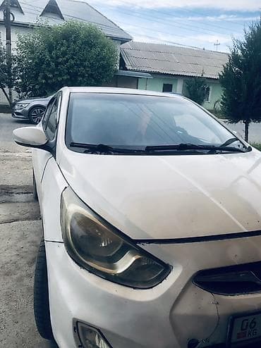 2 gz: Hyundai Solaris: 2013 г., 1.6 л, Механика, Бензин, Седан — 3