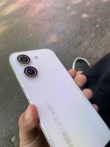 godox v1: POCO X8 Pro, белый - Экран: безрамочный AMOLED, фронтальная камера в — 4