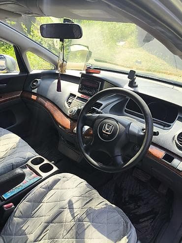 Honda — праворульный минивэн/универсал (интерьер) - Просторный салон