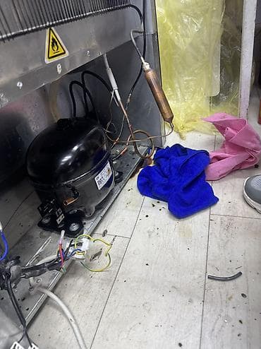 холодильник черный: Ремонт холодильников — устранение любых поломок. Услуги: - — 4