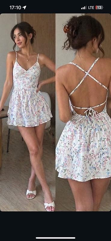 сарафаны: Летнее короткое платье на тонких бретелях с нежным цветочным принтом — 1