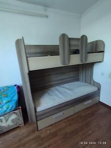 двух яростной детский кровать: Двухъярусная кровать с матрасами и выдвижными ящиками - Компоновка — 2