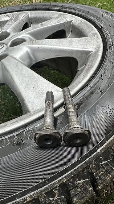 продам тыкву: Ступичные болты/шпильки для колеса (2 шт.) - Тип: рифлёные болты под — 2