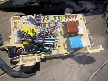 продаю дом: Петли капота Toyota, Б/у, Оригинал — 24