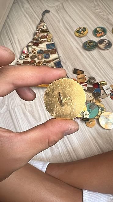 вымпела: Коллекция советских значков и круглых пинов - Набор разноплановых — 9