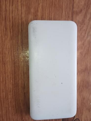 redm: «Повербанк Redmi 10 000 мА·ч. Полностью рабочий, держит заряд хорошо — 1