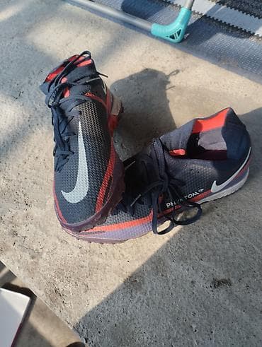 Спортивные сумки: Футбольные бутсы Nike Phantom - Серия: Phantom (надпись на боковой — 2