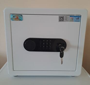 Сейф размер 35 40 30 с наруже размер 32 38 25 из нутри вес 12 кг замок