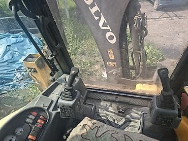 продаю эксковаторы: Погрузчик, Volvo, 2008 г., Колесный, Ковшовый — 3