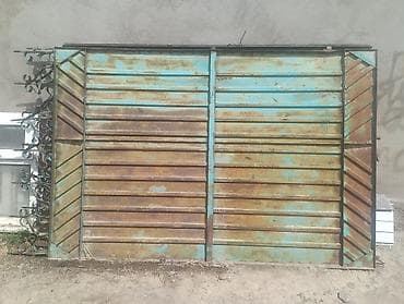 Распашные ворота: Металлические ворота распашные с декоративными элементами Ворота — 3