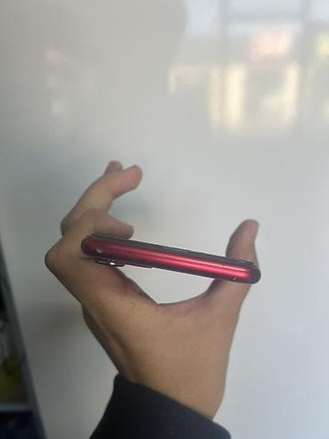 Скупка техники: IPhone 11, Б/у, 128 ГБ, Красный, Чехол, 76 % — 2