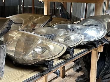 Комплект передних фар Mazda 2001 г., Б/у, Оригинал, Япония at lalafo.kg Комплект передних фар Mazda 2001 г., Б/у, Оригинал, Япония