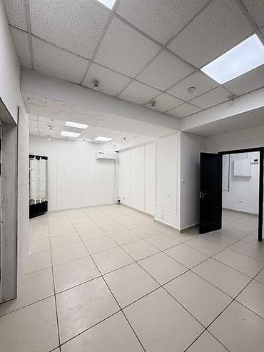 офис бишкек: Сдается коммерческое помещение 50 м². 1 линия вход с улицы — 3