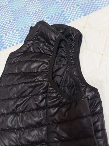 Киреге берилүүчү кийимдер: Жилетка тонкая на весну под uniclo m-l 46-48 Корея в отличном — 3