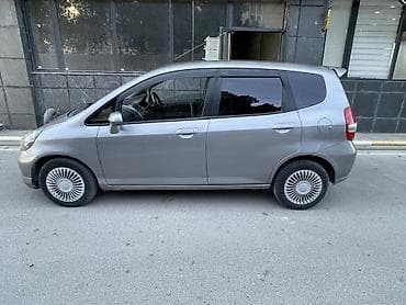 авто бесплатно: Honda Fit: 2003 г., Бензин, Хэтчбэк — 5