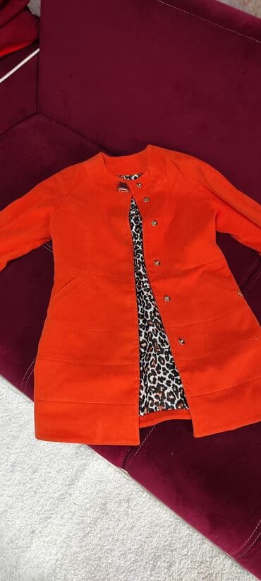 красный пиджак: Почти новое пальто, отличного качества. Брала дорого — 1