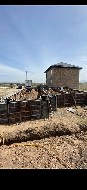 Услуги по строительству и ремонту: Монолитные фундаменты под ключ - Устройство ленточных и плитных — 3