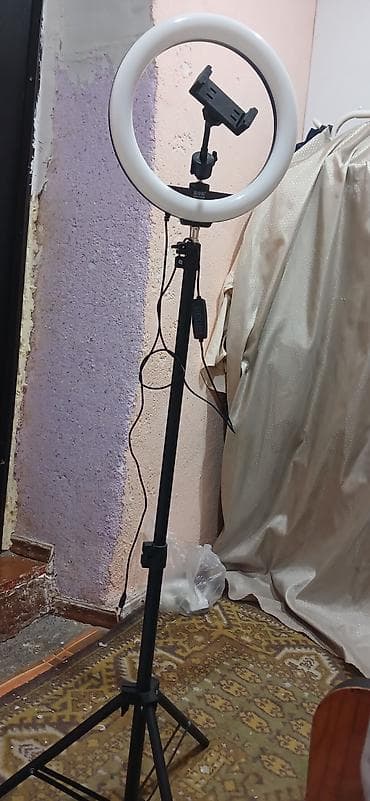 Кольцевая LED‑лампа на штативе с держателем для телефона. - Диаметр at lalafo.kg Кольцевая LED‑лампа на штативе с держателем для телефона. - Диаметр