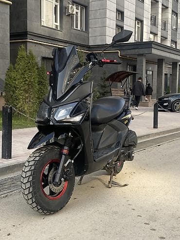 Макси-скутер 150 куб. см, Бензин, Б/у