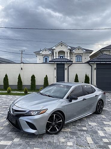 Toyota Camry: 2018 г., 2.5 л, Автомат, Бензин, Седан