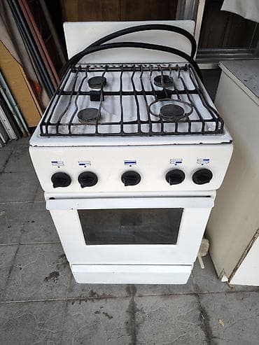 Газовая плита с духовкой, классическая белая. Состояние хорошее, шланг