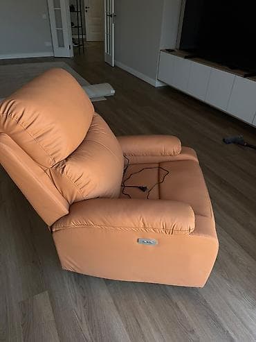 Дом и сад: Регулируемая спинка — наклон примерно от 110° до 160°. * ✅ Выдвижная — 2