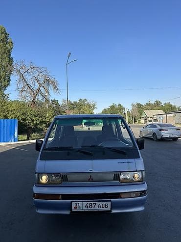 daf 75: Mitsubishi Delica: 1993 г., Минивэн — 3