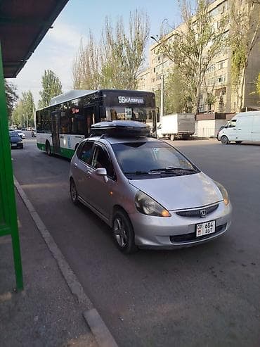 Honda Jazz: 2003 г., 1.3 л, Кол менен иштөөчү, Бензин, Хетчбек — 8