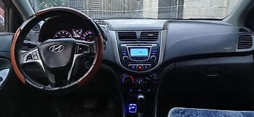 audi rs3: Hyundai Solaris: 2013 г., 1.6 л, Автомат, Седан — 3