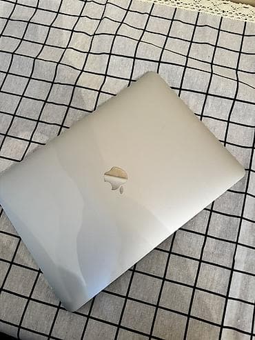 Ноутбуки и аксессуары: Apple MacBook Pro 13" Ключевые характеристики: - Диагональ экрана: 13 — 7
