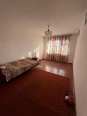 продаю квартиру 3 ком: 2 комнаты, 46 м², 104 серия, 3 этаж — 1