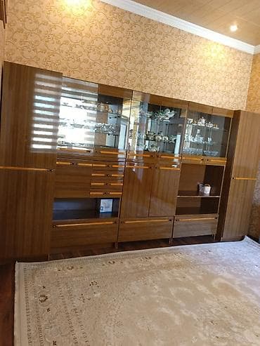 стенка для посуды в зал: Стенка-шкаф, Тип стенки-шкафа: Модульная, Для зала, Особенности: Для хранения посуды — 3