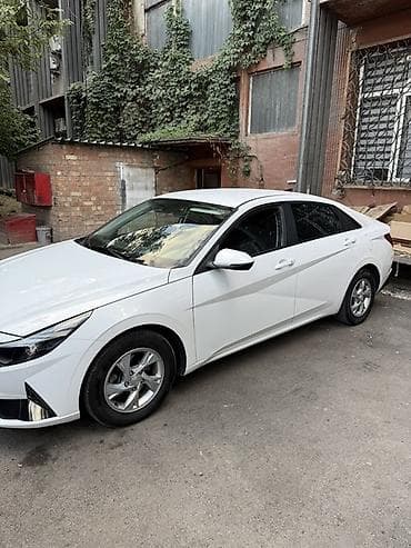 byd e9: Hyundai Avante: 2021 г., Седан — 3
