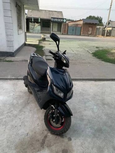 скутеи: Скутер M8, 50 куб. см, Бензин — 1